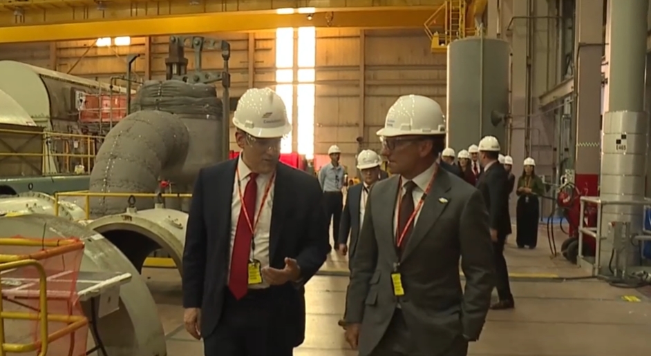 Le sous-secrétaire à l'énergie des États-Unis inspecte la centrale nucléaire de Three Mile Island, dont le redémarrage et la reconnexion au réseau sont prévus pour 2027