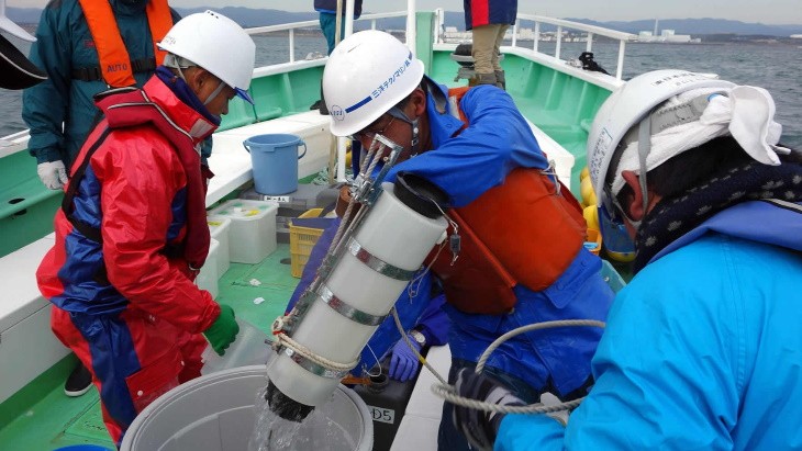 在陆地和海上监测福岛辐射