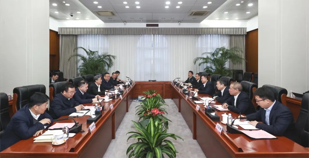 余剑锋会见杨长利:服务国家战略 携手共推核工业高质量发展
