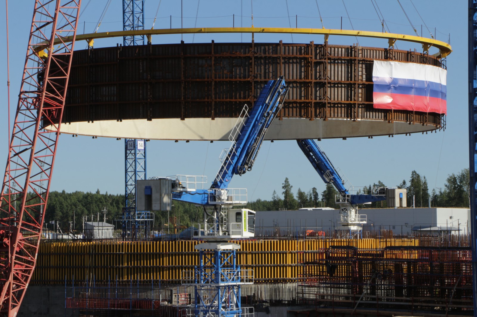 Construction of inner containment begins at Unit 4 of Leningrad Nuclear Power Plant II