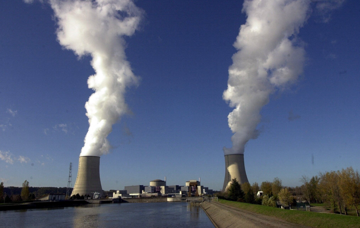 EDF plans to add cooling towers at Golfech nuclear plant to cope with repeated shutdowns due to high temperatures