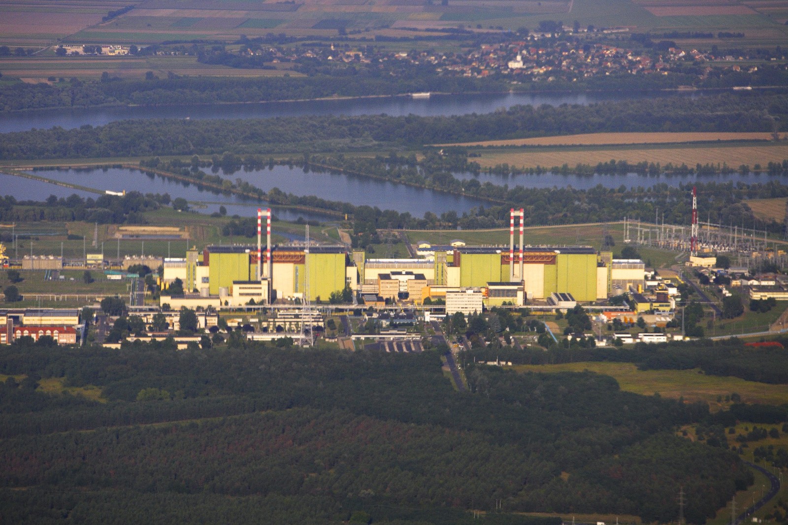 Le niveau du Danube continue de baisser, le réacteur 4 de la centrale nucléaire de Paks en Hongrie réduit sa puissance