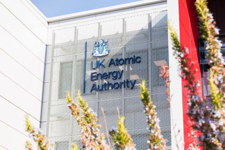 L'Autorité britannique de l'énergie atomique scinde et crée la société Singular Machines