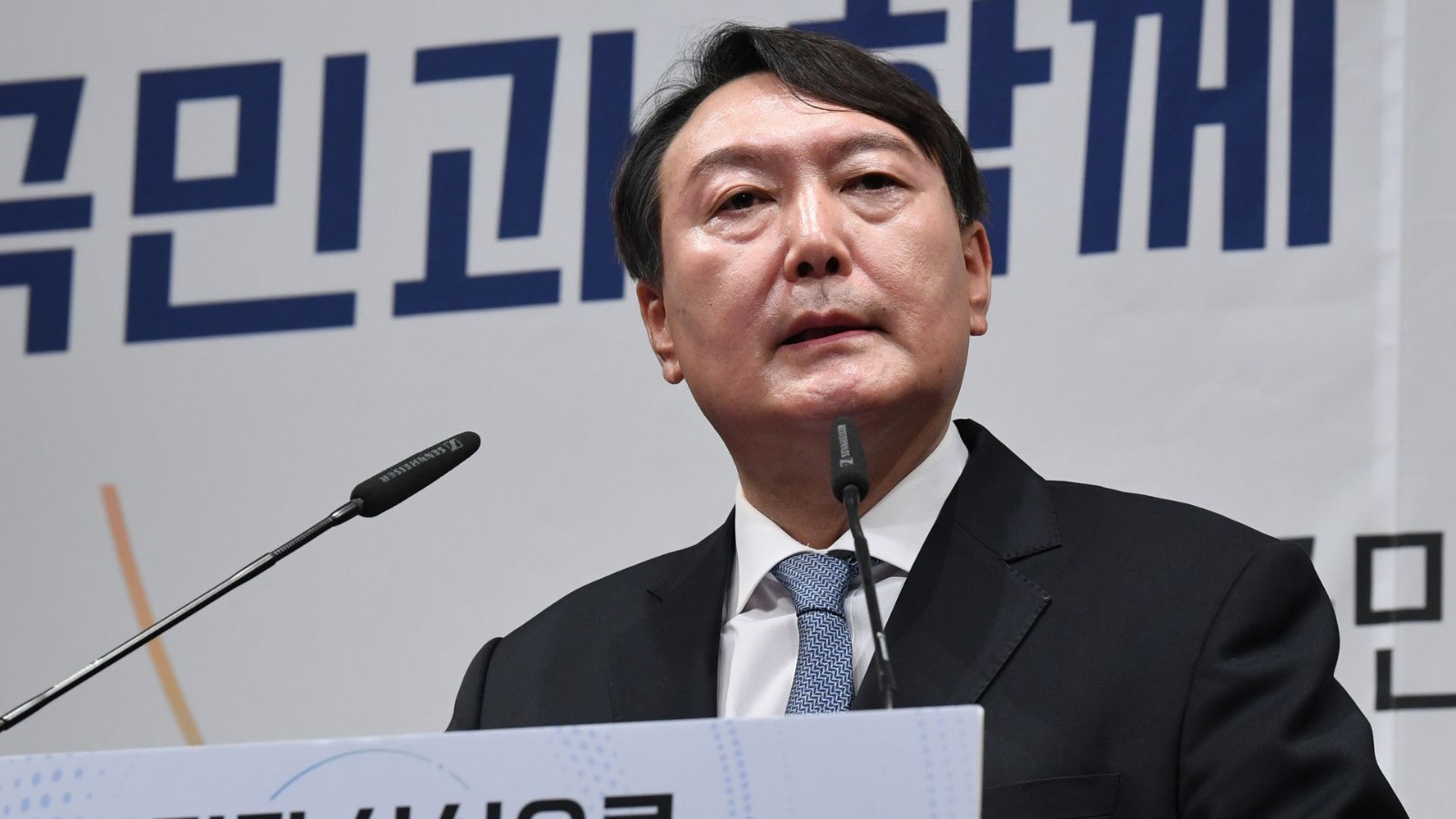 韩总统候选人尹锡悦访问保守阵营地盘，批文在寅政府“脱核电”政策基调