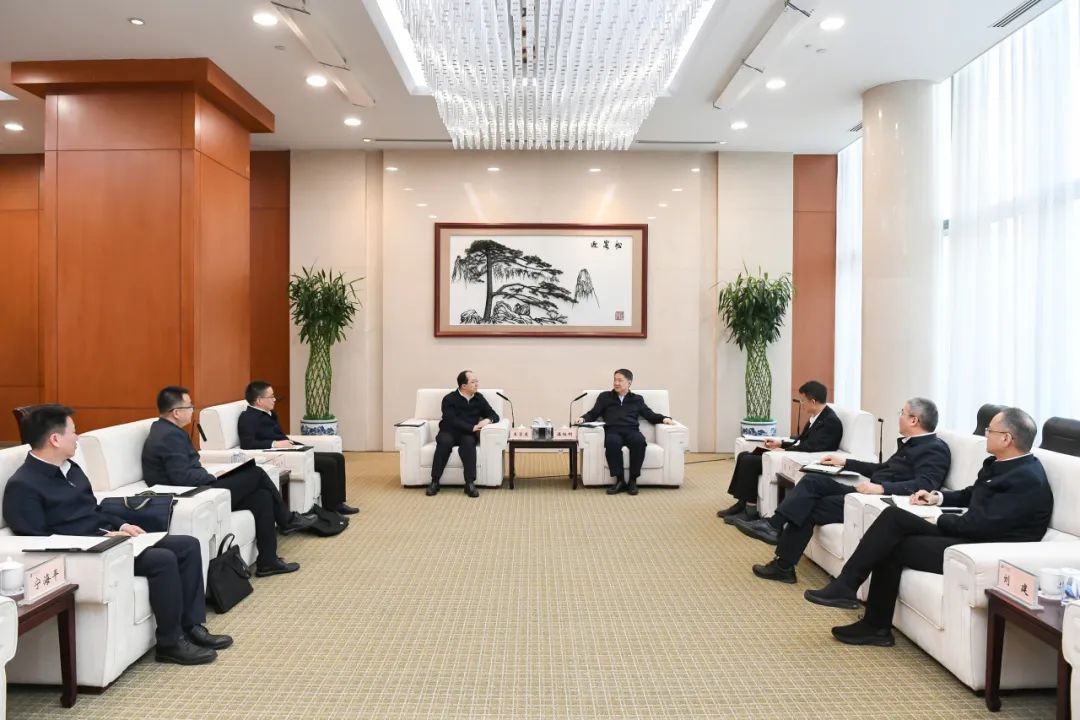 温枢刚会见克州党委书记王学东