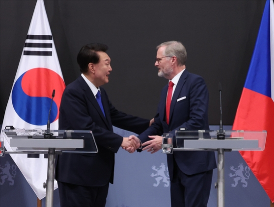 韩国与捷克签署 56 项谅解备忘录和协议